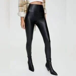 Black High-Waisted vegan Leather Pants